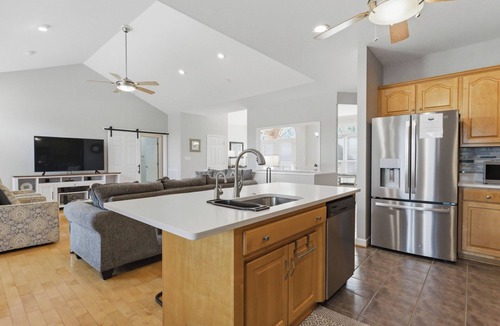 Lake Norman of Catawba Cottage | Kool Breeze by Avantstay Boat Ramp + Hot Tub