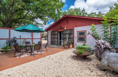 Comfort Apartment | Kooyah! An African Retreat at Downright Comfort!