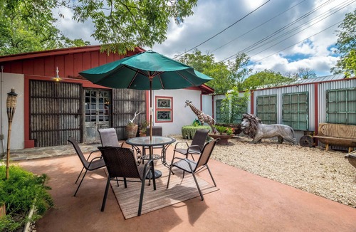 Comfort Apartment | Kooyah! An African Retreat at Downright Comfort!