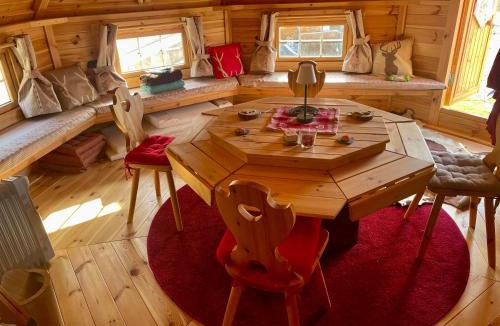 Voissant Cabin | Kota COSY avec jaccuzzi inclus et sauna en option