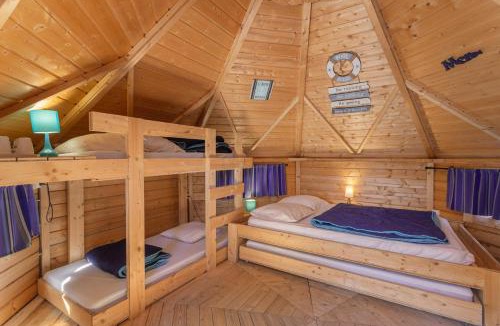 Saint-Andre Ski Chalet | Kota Crème Catalane