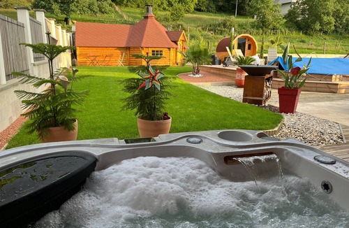 Voissant Cabin | Kota Finnish cody trip with jacuzzi and sauna barrel heated pool