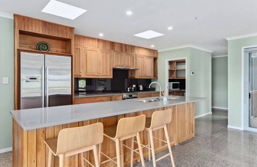 Waiotahi House | Kotare Koki · (Kingfisher Corner)