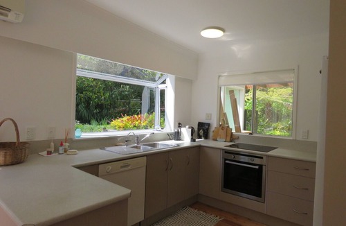 Coopers Beach Cottage | Kotare Kottage - Beachfront Escape