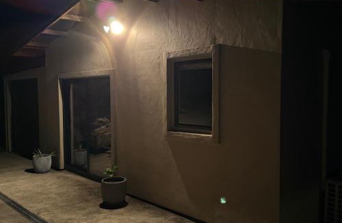 Tataraimaka House | Kotare View- Studio accommodation, Tataraimaka