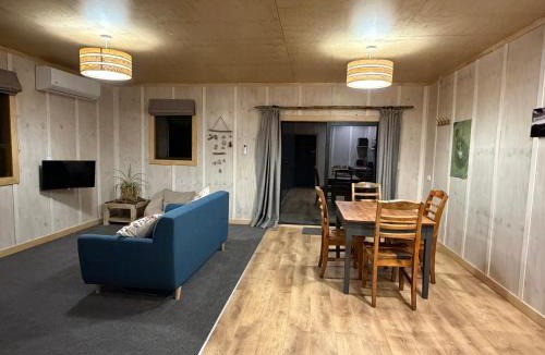 Tataraimaka House | Kotare View- Studio accommodation, Tataraimaka