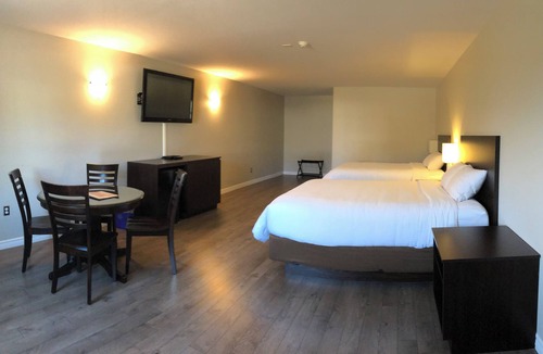 Little Bras d'Or Hotel | Kow's Inn