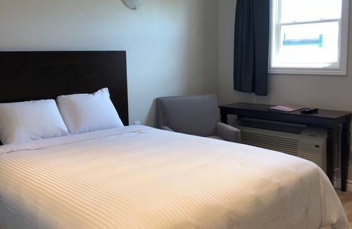 Little Bras d'Or Hotel | Kow's Inn