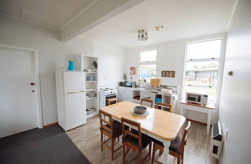 Pounawea Condo | Kowhai Apartment, Pounawea