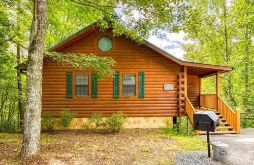 Sevierville House | Kozy Cub Cabin, Gated Resort, Pool Table