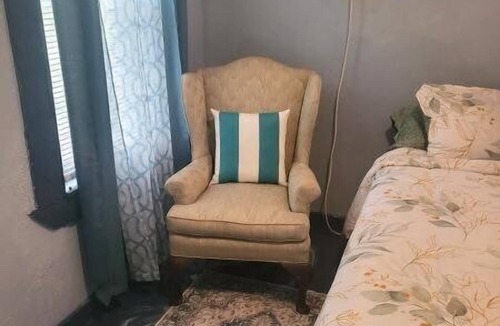 Canton House | Kozy Knook with queen bed