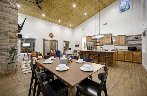 Pickens Cabin | Kozy Nook Cabin/King Suite/Hot Tub