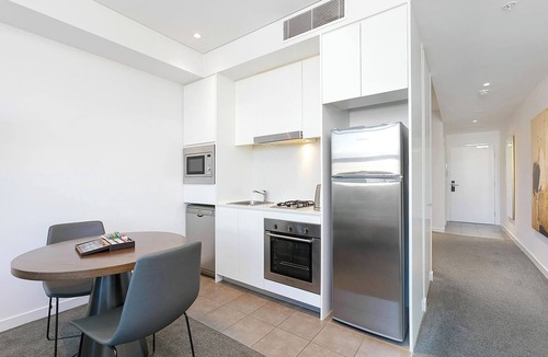 Chatswood CBD Apartment | KozyGuru | Chatswood | Convenient 1 Bed Studio Apt