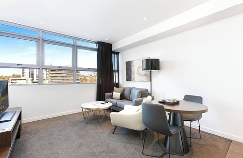 Chatswood CBD Apartment | KozyGuru | Chatswood | Convenient 1 Bed Studio Apt