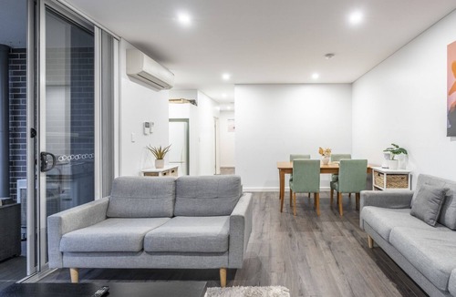 Homebush West Apartment | Kozyguru | Homebush West | 3 Bedroom Apt+Parking