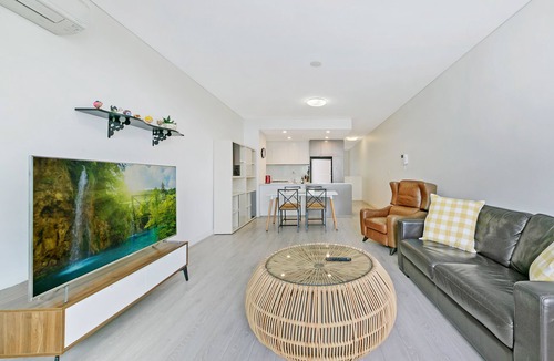 Mascot Apartment | KOZYGURU | Mascot 2 Bed APT | FREE Double-PARKING