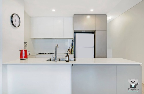 Mascot Apartment | KOZYGURU | Mascot 2 Bed APT | FREE Double-PARKING