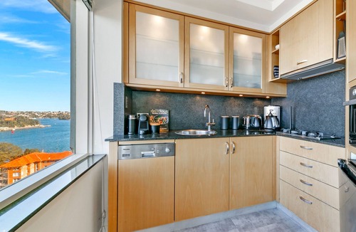 McMahons Point Apartment | KozyGuru | McMahons Point | Opera House View