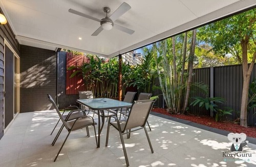 Spring Hill House | KozyGuru | Spring Hill | Cosy 1 Bed1Bath