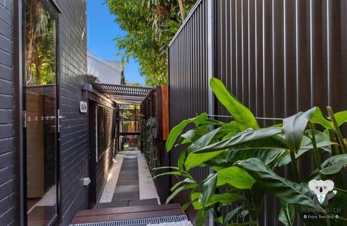 Spring Hill House | KozyGuru | Spring Hill | Cosy 1 Bed1Bath