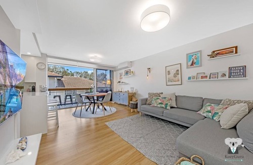 Waverley Apartment | KozyGuru | Waverley | 2Bed APT with Parking