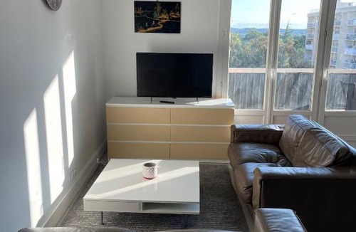 Chilly-Mazarin House | KP Home