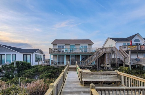 Topsail Beach House | Krabby Patty – Oceanfront Family Fun