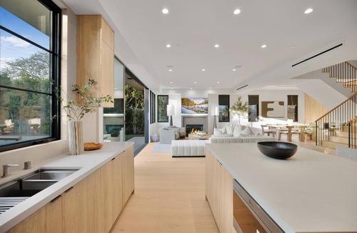 North Hollywood House | Kraft Villa - Luxury Living Redefined w/Pool