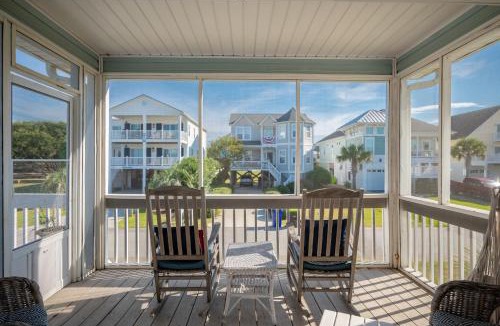 Oak Island House | Kraken Kove