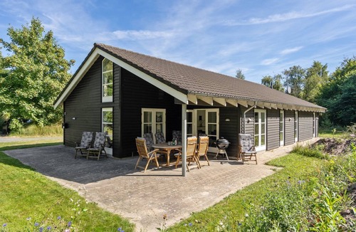 Hou House | "Kringfod" - 590m from the sea by Interhome