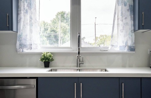 Lakeview House | Krishna Villa, Luxury Property Steps to Beachfront