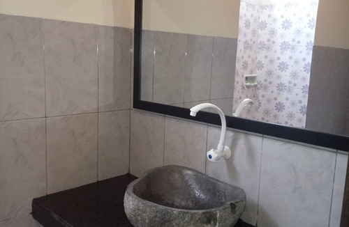 Sekotong Barat House | Krisna Bungalows & Restaurant