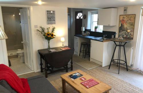 Horsham Apartment | Kristina's Coach House