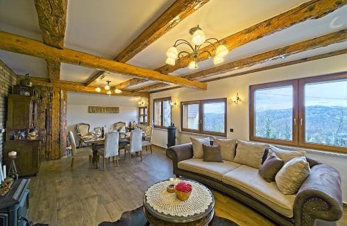 Skrad House | Kuća "Karličevi" s rustikalnim interijerom, okružena prirodom
