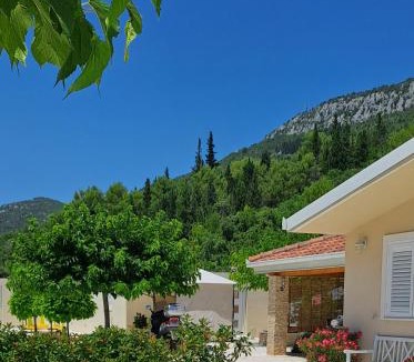 Dusina House | KUĆA U PRIRODI LI