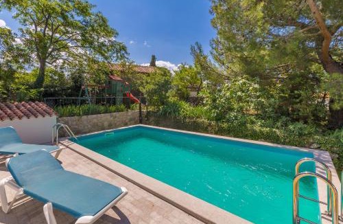 Omisalj House | Kuća za odmor DUNJA sa privatnim bazenom