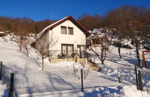 Brinje House | Kuća za odmor IVA