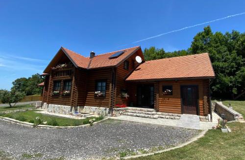 Otocac House | Kuća za odmor Marta