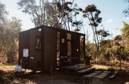 Kuaotunu House | Kūaotunu Cabin 1 by Tiny Away