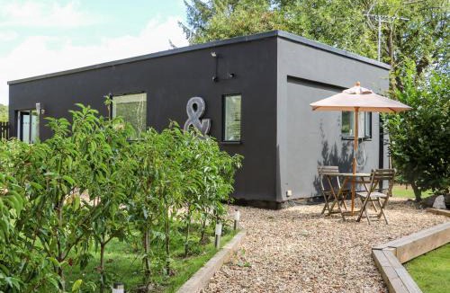 Tring House | Kub House