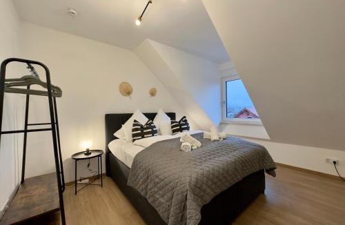 Stephansposching Apartment | KUELhome - Moderne Wohnung mit Küche & Parkplatz Ausblick auf den bayerischen Wald