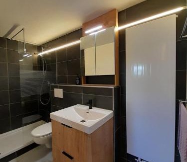 Nenzlingen Apartment | Kuhstall Suite mit Bad