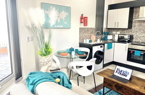 Moseley Apartment | Kunda House Church Rd