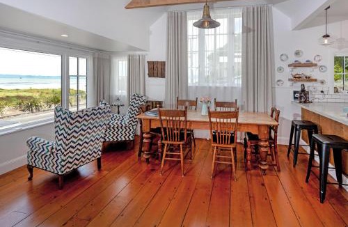 Thames House | Kuranui Cottage