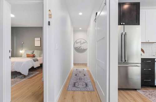 Minor Apartment | Kurt's Sweet Suite - 84 Walkscore!