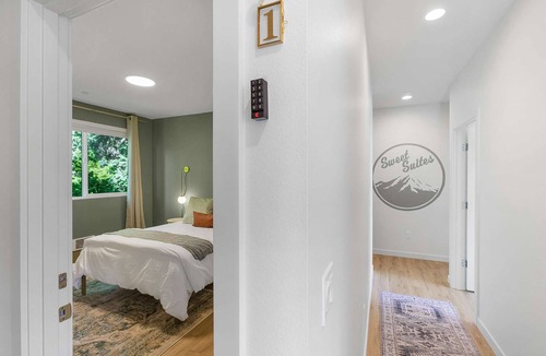 Minor Apartment | Kurt's Sweet Suite - 84 Walkscore!