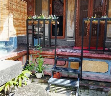 Raya Kuta House | Kuta Grace house Bali