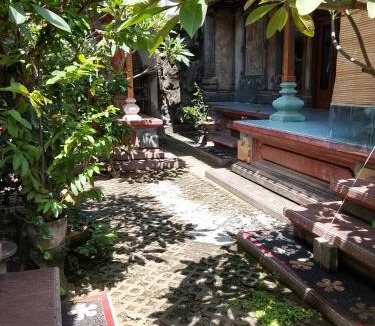 Raya Kuta House | Kuta Grace house Bali