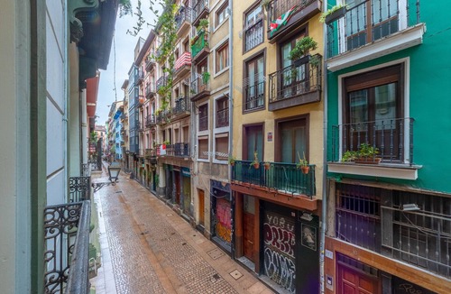 Bilbao Old Town Apartment | Kuttun by People Rentals apartment