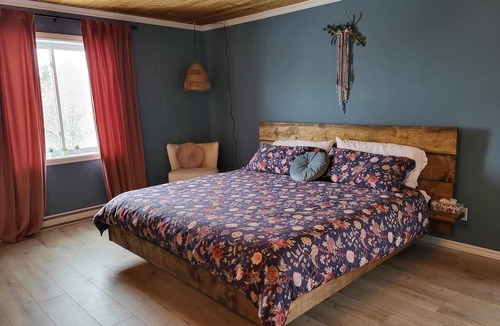 Pohenegamook Hotel | KWE Café & Auberge